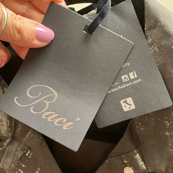 Baci (Italy) jacket with raw edges and metallic accents - Picture 5 of 8